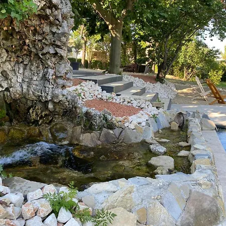 فيلة L'hacienda Mejannes-les-Ales